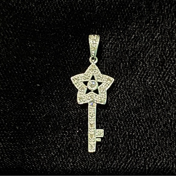 14k White Gold Star Key Pendant / Charm with Diamonds